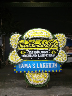 Papan Bunga Duka di Waplau